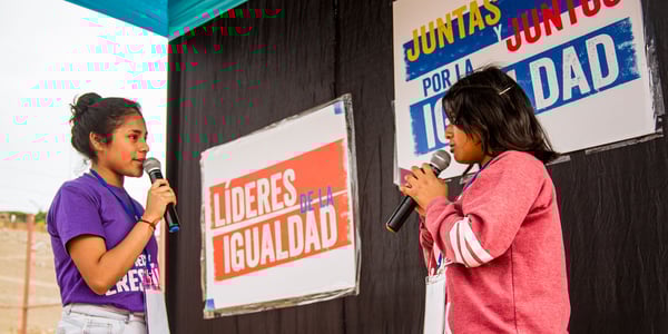 violar los derechos de los niños