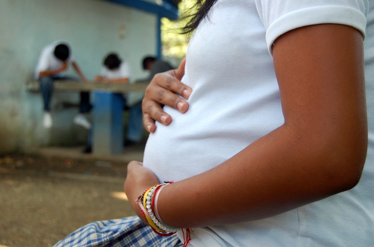 Consecuencias del embarazo precoz en el Perú, ¡es momento de ayudar!